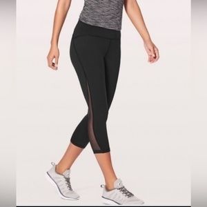 Lululemon black cropped side mesh leggings 4